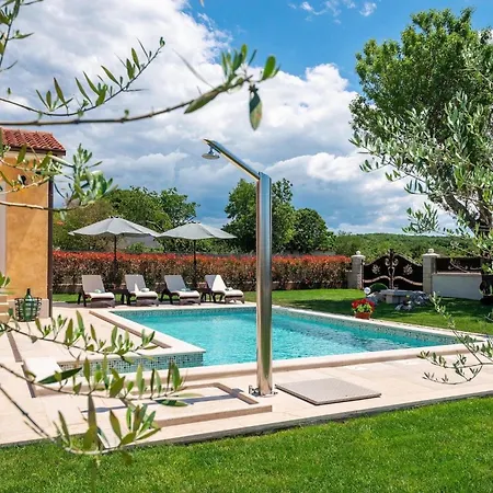 Holiday home Rotonda Porec